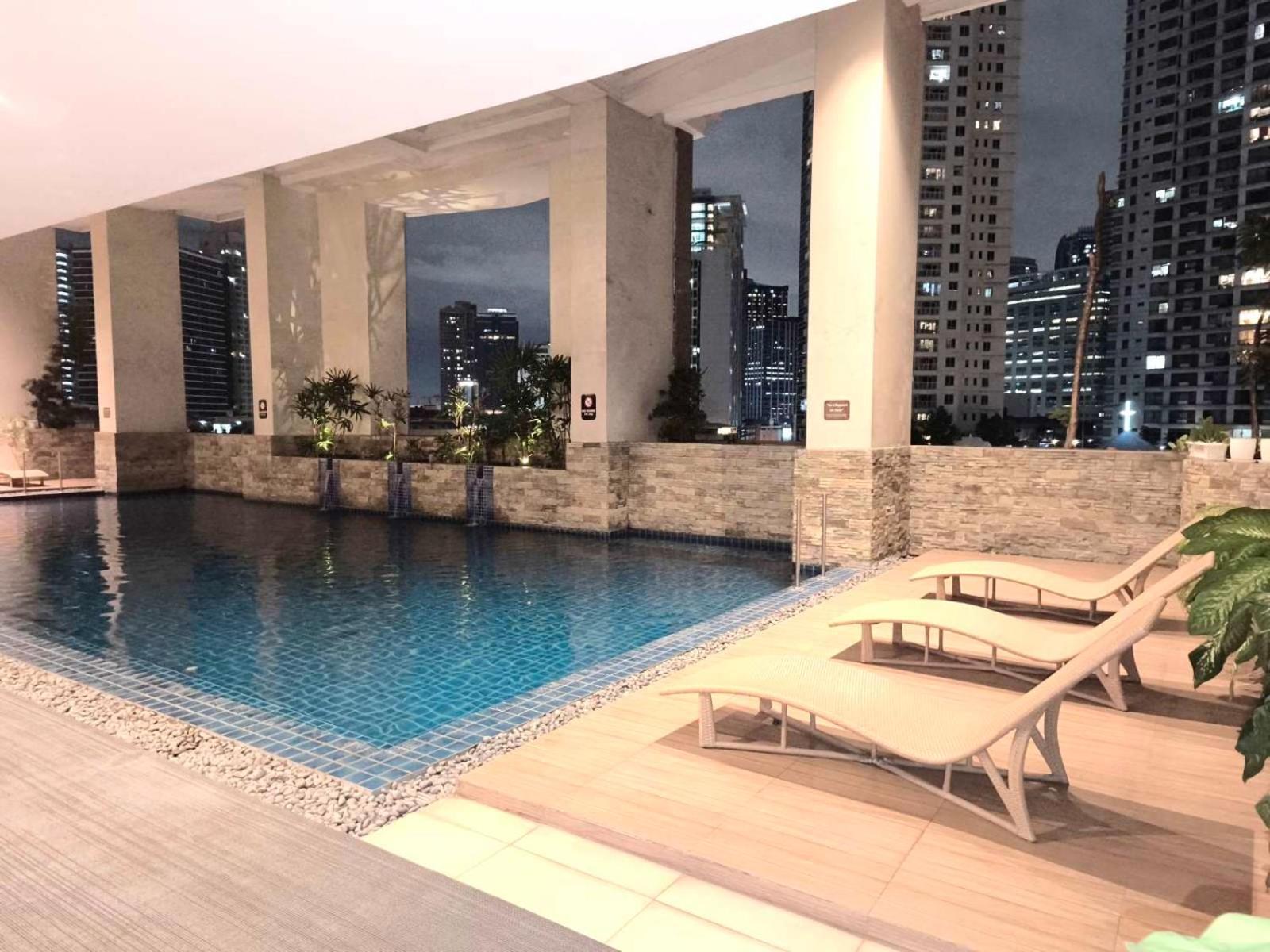 KL Executive Greenbelt  Manila Exterior foto