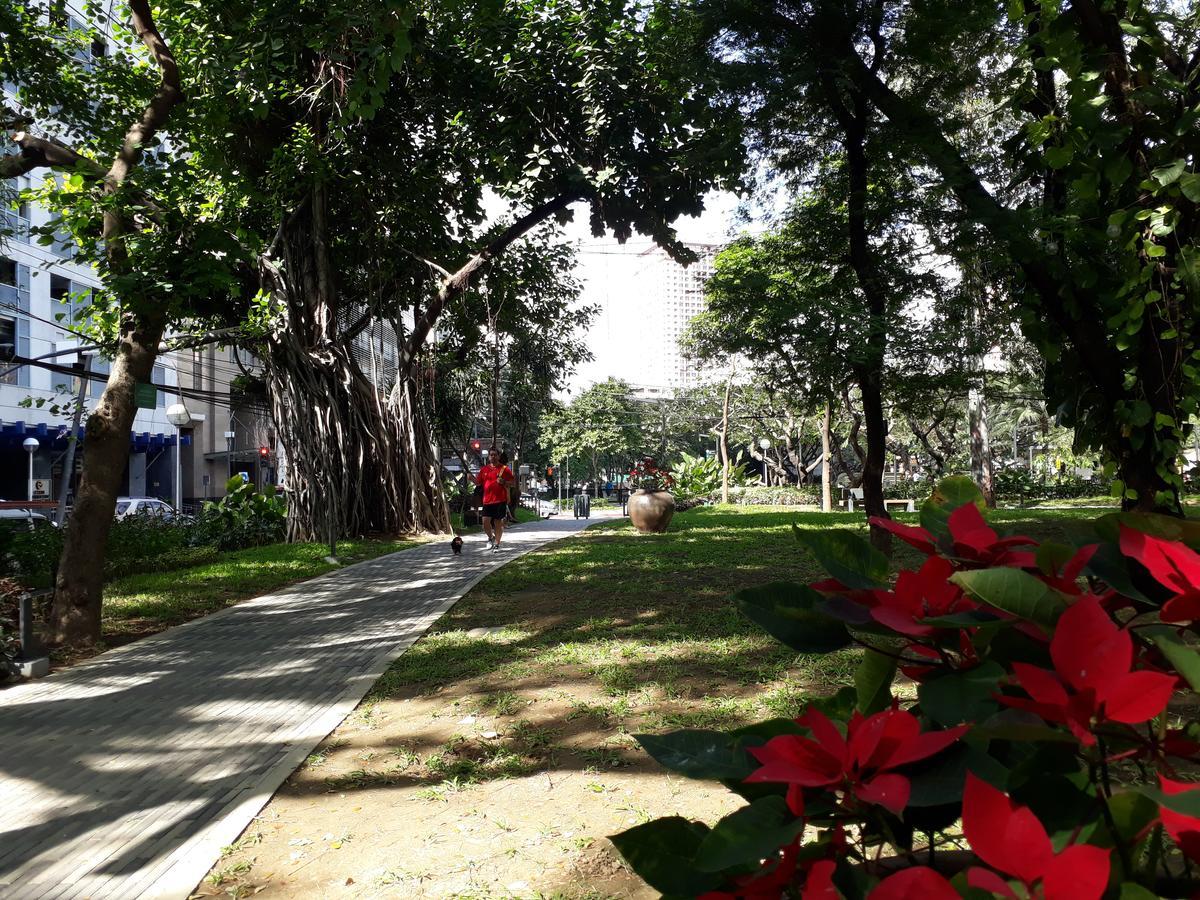 KL Executive Greenbelt  Manila Exterior foto